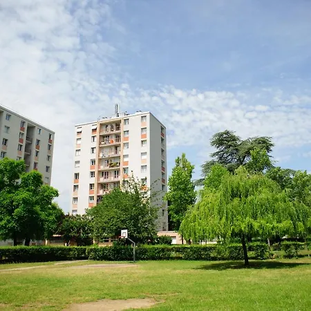 Apartment Beau T4 Pied Du Metro Universite Creteil